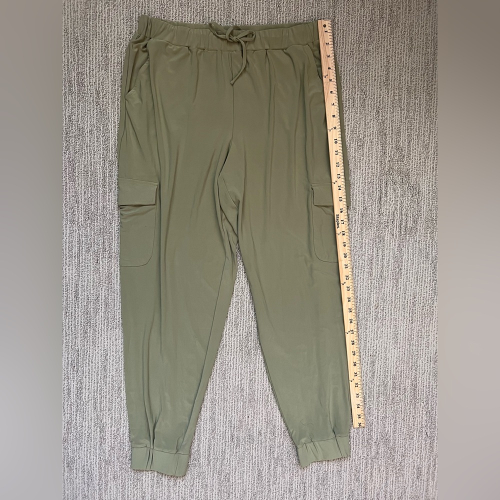Brittany Humble large very soft Light Green Joggers - Picture 8 of 10